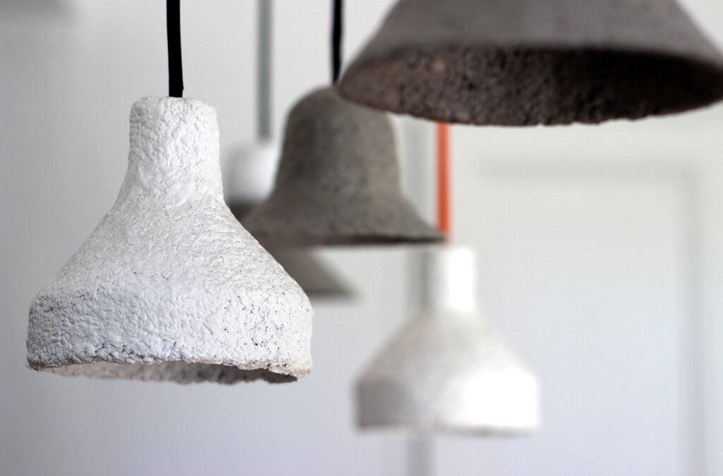 Wie man stylische Lampen aus Pappmaché macht (2017)