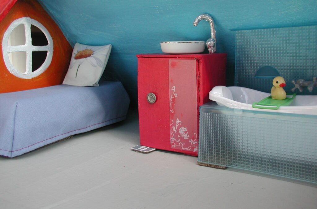 Ein Puppenhaus aus Karton (2017)