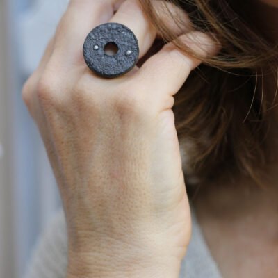 Bague Graphiti Grain de Pierre